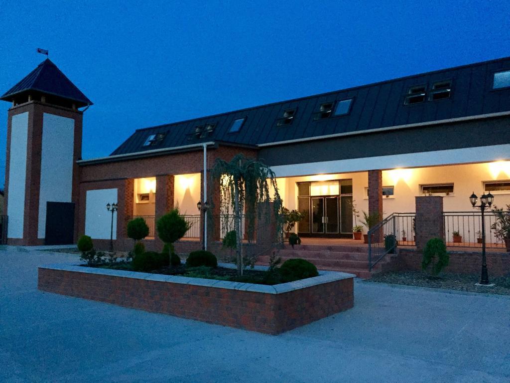 Guest House Hodus Vydrany Exteriér fotografie